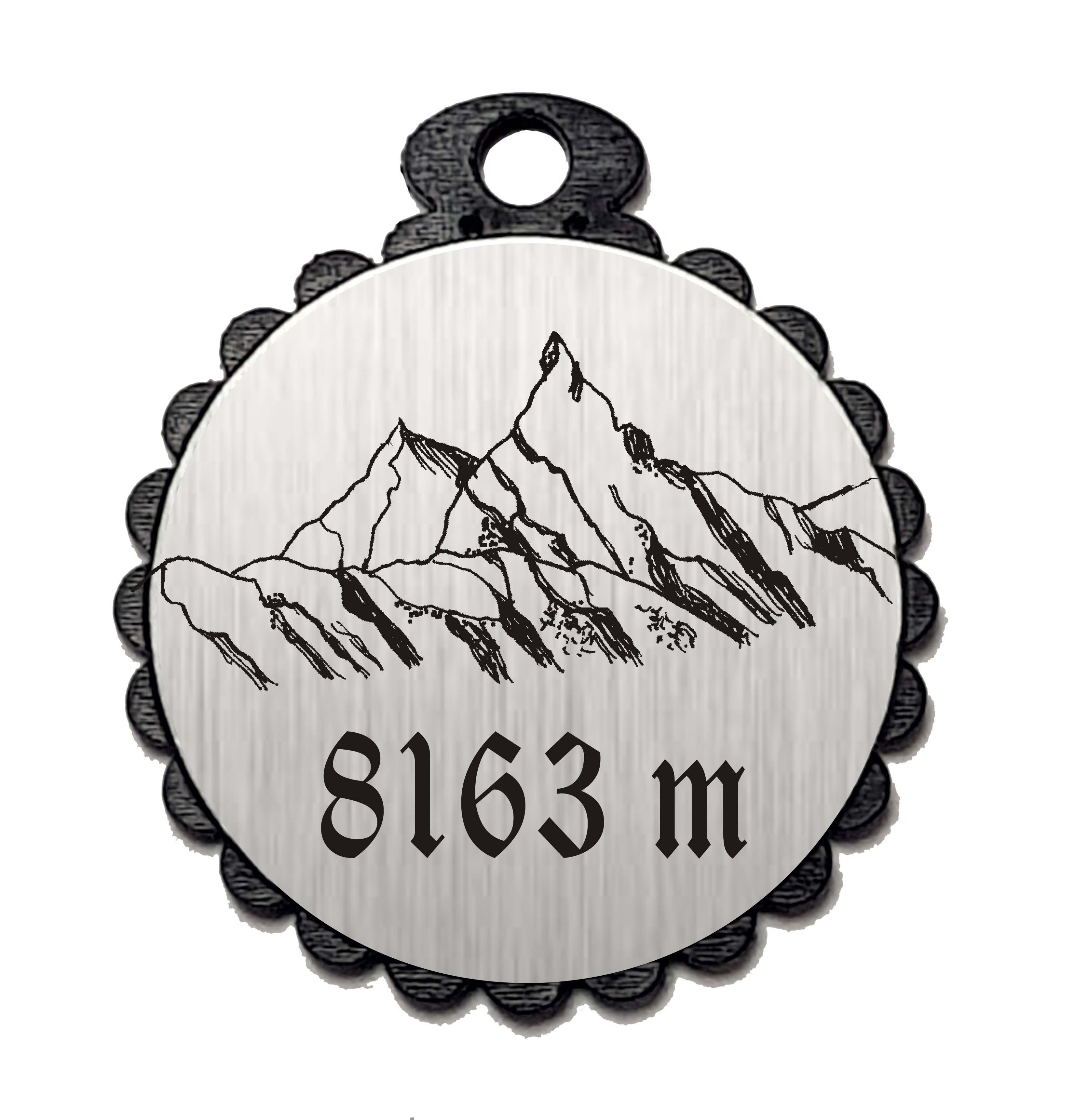 Runder Anhänger « MANASLU 8163 m » mit Motiv - Aluminium Look - silber